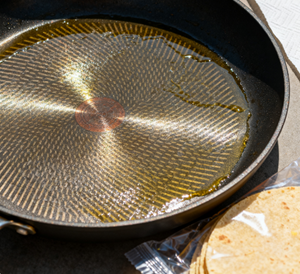 น้ำมันจมูกข้าวโพดเกรดอาหาร รสอ่อน บริสุทธิ์ น้ำมันปรุงอาหารสำหรับบริโภค เหมาะสำหรับใช้ในครัวเรือนและเชิงพาณิชย์ จัดจำหน่ายโดยโรงงาน - Product Image 1