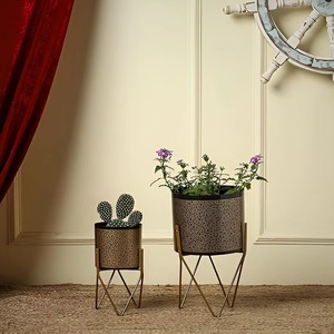 High On Demand Metal Planter for Indoor Outdoor Plants Home Office Cafe and Hotel Decoration Available At Affordable Price - Product Image 5