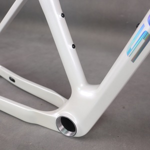 Cadre de vélo de montagne à suspension arrière rigide en fibre de <span class=keywords><strong>carbone</strong></span> Pearl White+Logo 29er 148mm avec câblage interne, boîtier de pédalier T47, patte de dérailleur UDH - Product Image 3