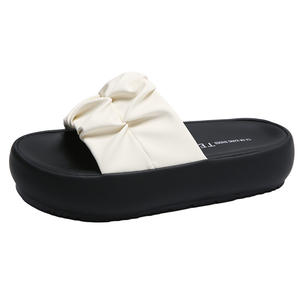 Sandales de plage polyvalentes et élégantes pour femmes, pour une utilisation en plein air en été, design antidérapant, tendance de la mode, respirantes et confortables - Product Image 3