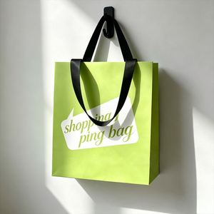 Sac en papier kraft blanc mat gaufré et laminé, écologique et de luxe, personnalisable (taille et logo), construction robuste pour vêtements - Product Image 2