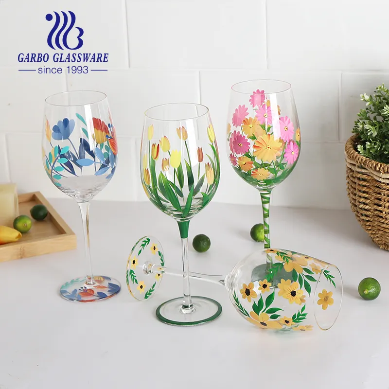 Peinture à la main, jolis motifs de fleurs, verres à vin décoratifs, gobelet à boisson, verre à vin de luxe, verres à pied