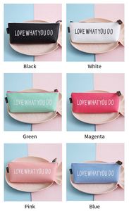 กระเป๋าใส่ดินสอหนัง PU กันน้ำ ลาย LOVE WHAT YOU DO ลดราคาสุดฮอต พร้อมซิปกันน้ำกระเซ็น เหมาะสำหรับใช้ในออฟฟิศ โรงเรียน หรือเป็นของขวัญ - Product Image 5