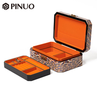 Boîte à bijoux PINUO à rayures multicolores, en velours orange avec fermoir doré, motif graphique, boîte de rangement personnalisée pour bijoux précieux pour femmes