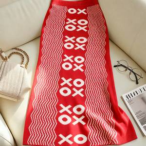 Poncho Écharpe Jacquard Rouge Crème Tendance pour Mariage d'Automne, Quotidien, Voyage – Élégant, Doux, Écologique, Motif <span class=keywords><strong>Lettres</strong></span> – Vente Flash - Product Image 1