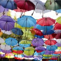 Parasol suspendu manuel décoratif moderne pour décoration de mariage, en polyester coloré avec trou supérieur pour la suspension