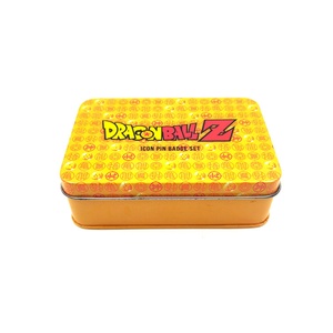 Offre Spéciale : Boîte en Étain Jaune Rectangulaire à Motif Dessin Animé avec Ensemble de Badges Épinglables - Product Image 1