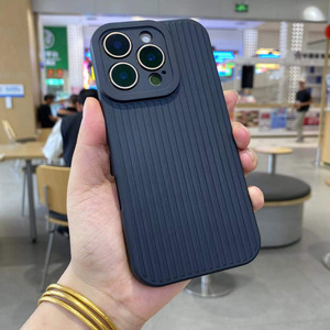 Funda de Teléfono TPU Simple de Alta Calidad para <span class=keywords><strong>A13</strong></span> 4G/A04S 5G con Patrón de Rayas Verticales, Resistente a Impactos y al Agua - Product Image 4