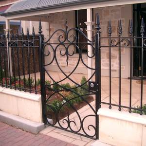 Puertas <span class=keywords><strong>de</strong></span> jardín dobles <span class=keywords><strong>de</strong></span> hierro forjado vintage con acabados <span class=keywords><strong>de</strong></span> estilo antiguo - Product Image 1