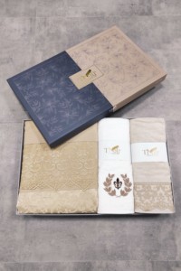 Parure de Lit Nuptiale en Chenille avec Dentelle 240*260 cm Couvre-Lit en Coton + 2 Serviettes en Bambou 8 Pièces en Coffret Cadeau - Product Image 5