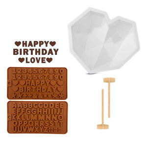 Moldes de Silicona Creativos para Chocolate, Juego de Moldes para Pastel de Varias Piezas, Moldes para Postres con Forma de Corazón de Diamante - Product Image 1