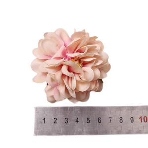 Pequeña Dahlia de Seda Artificial de 7 cm, Accesorio para el Cabello, para Decoraciones de Fotografía de Bodas - Product Image 1