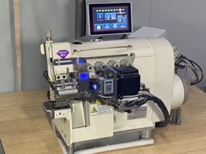 เครื่องเย็บริมยางยืดแบบอัตโนมัติ RONMACK RM-20KI+UT รุ่นใหม่ พร้อมระบบควบคุมแรงตึงผ้าแบบมีมิเตอร์ และแท่นเย็บขนาดเล็ก - Product Image 2