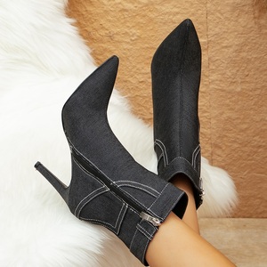 Bottines à talons hauts pour femmes, design tendance, automne 2025, fermeture éclair, denim noir, talons aiguilles, chaussures de soirée - Product Image 3