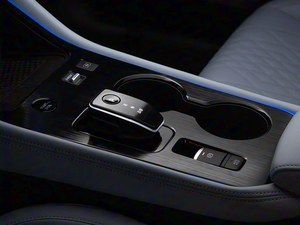 Nissan Sylvie Bluebird 5 places FWD R17 d'occasion Taille de pneu Essence hybride Adulte Famille Caractéristiques Intérieur en cuir Automatique LHD - Product Image 5
