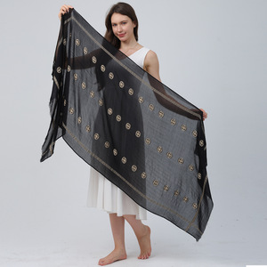 Vente en gros 2026 Dernier modèle de châle en <span class=keywords><strong>coton</strong></span> brodé, style ethnique, doux, long, hijab en viscose jacquard pour femmes musulmanes de Dubaï - Product Image 2