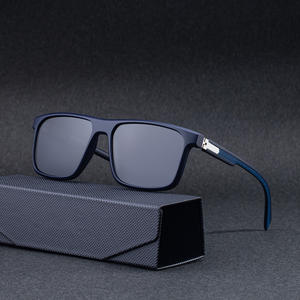 Nouvelles lunettes de soleil polarisées à monture carrée pour hommes, protection UV400, classe 2, lentilles TAC, monture en plastique et métal, couleur noire - Product Image 5