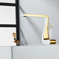 Robinet de lavabo cascade moderne au design unique, monotrou, en laiton massif blanc et or