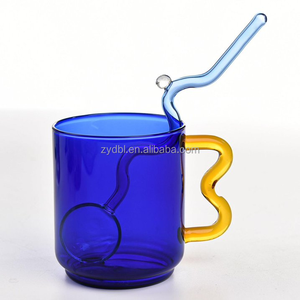 Ensemble de tasses en <span class=keywords><strong>verre</strong></span> créatif <span class=keywords><strong>avec</strong></span> <span class=keywords><strong>paille</strong></span> <span class=keywords><strong>intégrée</strong></span>, en <span class=keywords><strong>verre</strong></span> borosilicate coloré, <span class=keywords><strong>avec</strong></span> <span class=keywords><strong>paille</strong></span> et cuillère intégrées, idéal pour la maison, le bureau et les cadeaux - Product Image 1