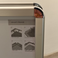 Panneau de signalisation de trottoir de haute qualité, personnalisé, double face, pour publicité extérieure, avec cadre en aluminium et support au sol