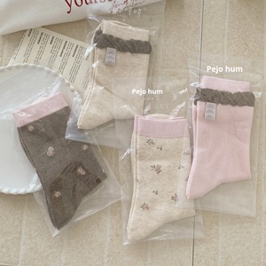 Calcetines casuales de algodón puro, unisex, con estampado floral pequeño, <span class=keywords><strong>sin</strong></span> costuras, absorbentes del sudor, hasta la pantorrilla, novedad de verano. - Product Image 1