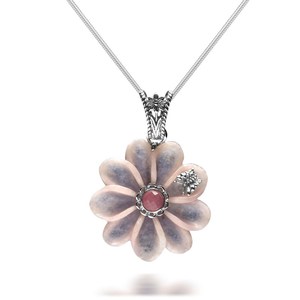 Colgante de flor de piel de ángel de aventurina de ciruela hecho a mano - Product Image 1
