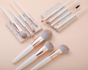 Juego de 11 brochas de maquillaje de pelo sintético con mango de madera, brocha de abanico, logotipo personalizado, brochas para rostro y ojos, venta al por mayor - Product Image 5