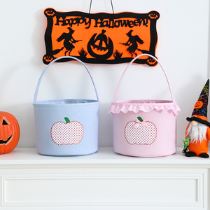 Secchiello di Halloween Personalizzato con Applicazione di Zucca, in Tela a Quadretti Blu e Rosa, Cestino Riutilizzabile per Dolcetti e Regali per Feste di Halloween - Product Image 2