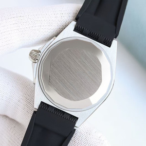 Un reloj mecánico automático de alta calidad para hombre con un esfera simple y moderna, indicador de fecha y doble zona horaria. - Product Image 5
