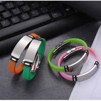 Bracelet en silicone personnalisé avec gravure laser, logo personnalisé, bracelet en acier inoxydable vierge avec plaque d'identification, bracelet de sport pour couple