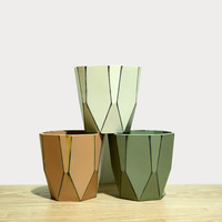 Pots de plantes en plastique de forme prismatique créative Yicai, pots de plantes décoratifs à vendre