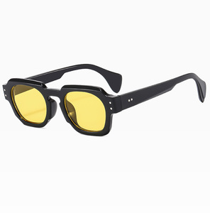 2023 Qmoon moderne dames lunettes de soleil vert lentille lunettes de soleil hommes écaille de tortue hommes petit cadre mode lunettes - Product Image 4