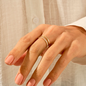 Bague de fiançailles pour femme en or massif 14 carats, diamant de laboratoire blanc VS1, taille brillant rond, 1 carat, certifié IGI, sertie de diamants. - Product Image 3