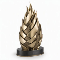 Reed Metall-Trophäe Poliertes Gold Vertikale Streifen Tailliert Hohlkern Gravierbarer Anpassbarer Preis Tragbar Muttertag Neujahr