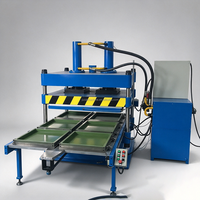 Presse à carreaux de sol en caoutchouc, machine hydraulique à quatre colonnes pour la vulcanisation de granulés de pneus usagés, pour usine industrielle lourde