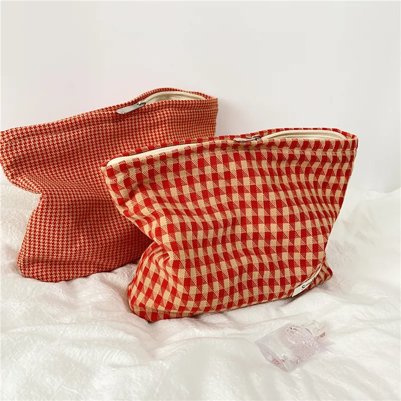 Customized soft polyester cosmetic bag red cosmetic bag with zipper custom printing