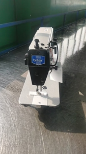 WD-5550 industriel typique à grande vitesse sous-vêtements à point noué Jeans T-shirt Machine à coudre - Product Image 4