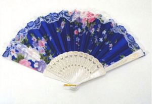 Abanico de Mano de Plástico Blanco de 23 cm, con Diseño Multicolor en Tela Satinada y Encaje, Ideal para Fiestas, Promociones, Año Nuevo y Pascua - Product Image 6