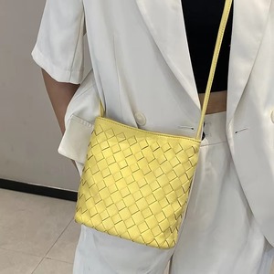 Bolso de Hombro Cruzado de Piel de Oveja Genuina para Mujer 2026, de Alta Gama, Suave, Impermeable, Tejido, a la Moda - Product Image 1