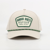 BSCI personnalisé résistant à l'eau 5 panneaux casquette de baseball étiquette tissée Patch avec trou découpé au laser et arcs perforés chapeau de papa