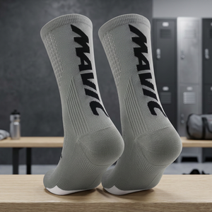 Chaussettes de sport en nylon tricoté, fabriquées à Taïwan, écologiques, 100% nylon, durables et performantes - Product Image 1