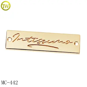 金メッキ亜鉛合金ブランドゴールドタグデザイナー服マレーシアラップ用のカスタマイズされた金属文字ラベル