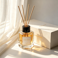 Diffuseur d'arômes de luxe en verre vide hexagonal de 50 ml avec boîte cadeau personnalisée et bâtonnets en fibre London