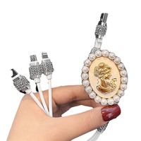 Pengisi Daya Mobil 3 in 1 Bling Diamond Kabel Data USB Mobil Pengisi Daya Ponsel Kristal