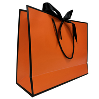 Sac cadeau en papier biodégradable avec poignées pour vêtements, chaussures et emballages de mariage, impression offset, couleur et logo personnalisés