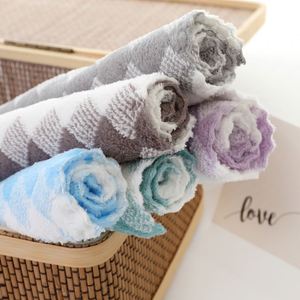 Serviette carrée en microfibre à trois couleurs, non pelucheuse, douce et absorbante, pour le nettoyage quotidien de la maison, lingette pour le lavage des mains - Product Image 6