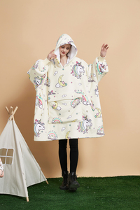 Vente <span class=keywords><strong>en</strong></span> gros Couverture Sherpa à capuche <span class=keywords><strong>en</strong></span> polyester portable pour adulte, couverture hiver Noël personnalisée à capuche, usine - Product Image 6