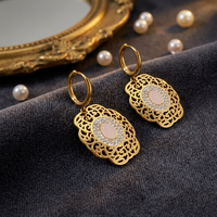 Parure de bijoux vintage avec pendentif ovale creux et pierres précieuses, collier et boucles d'oreilles pendantes en acier inoxydable plaqué or 14K PVD, style rétro.