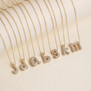 Collar con Colgante de Letra Minúscula de Latón con Circonitas, Bañado en Oro de 18K, Mini Inicial Abombada, 26 Letras del Alfabeto, Joyería Personalizada para Regalo - Product Image 1