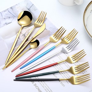 Ensemble de couteaux, fourchettes et cuillères en acier inoxydable 304, style minimaliste moderne, couverts de style portugais occidental pour mariages et événements - Product Image 3